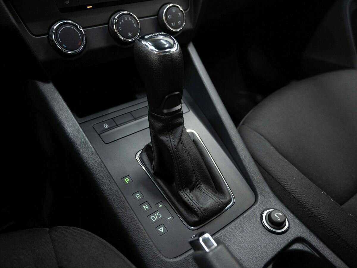 Б/У Шкода Октавия 2017 года. Фото: #20