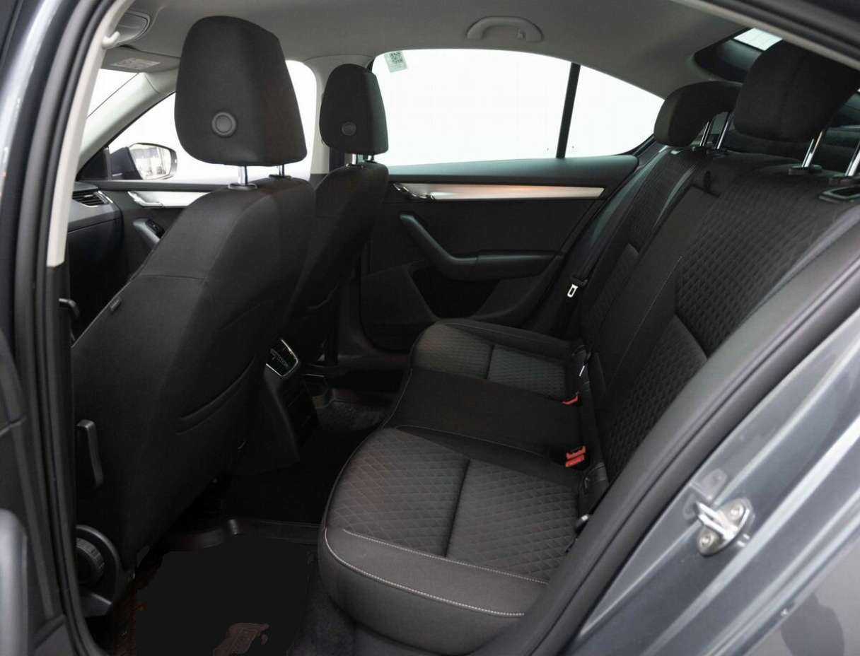 Б/У Шкода Октавия 2016 года. Фото: #11