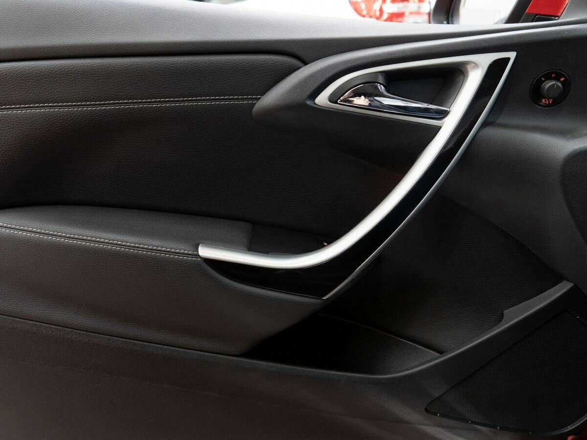 Б/У Опель Астра 2012 года. Фото: #13