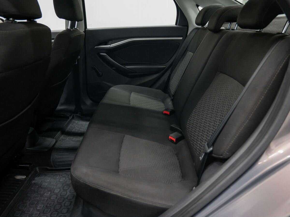 Б/У Лада (ВАЗ) Веста 2015 года. Фото: #11