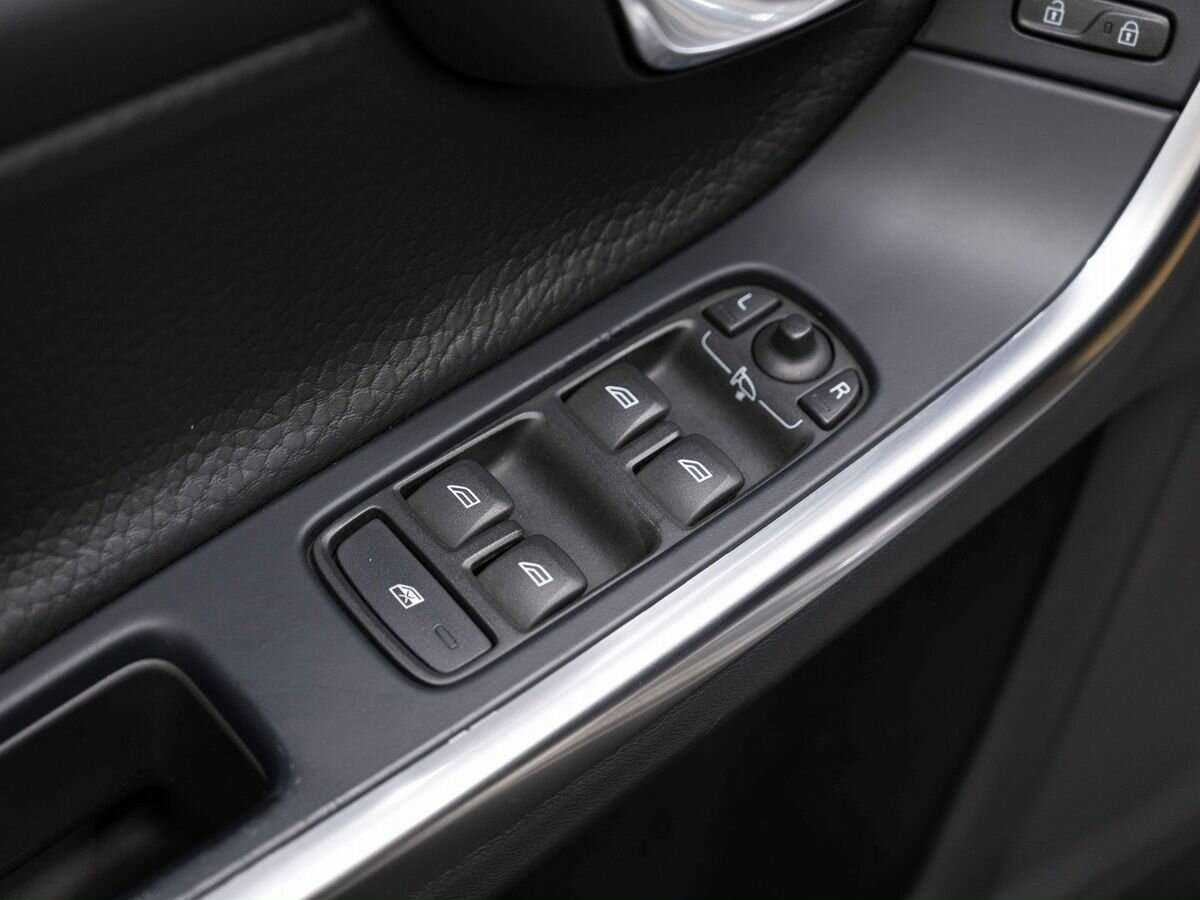 Б/У Вольво С60 2012 года. Фото: #16