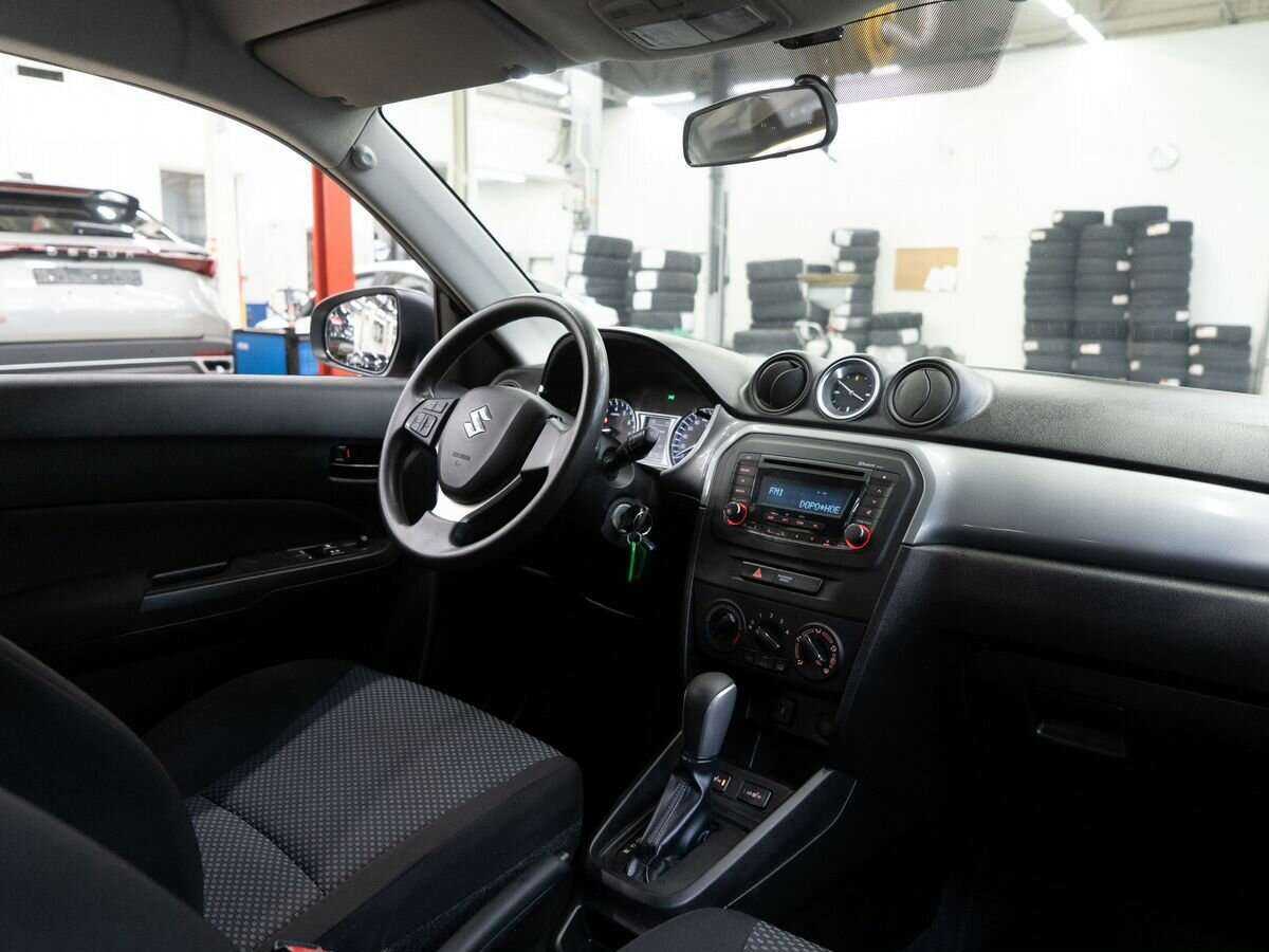 Б/У Сузуки Витара 2015 года. Фото: #14