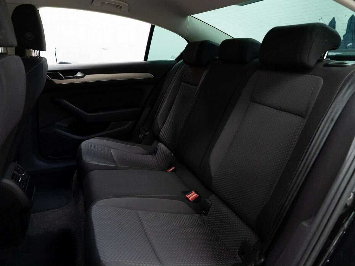 Б/У Фольксваген Пассат 2017 года. Фото: #6