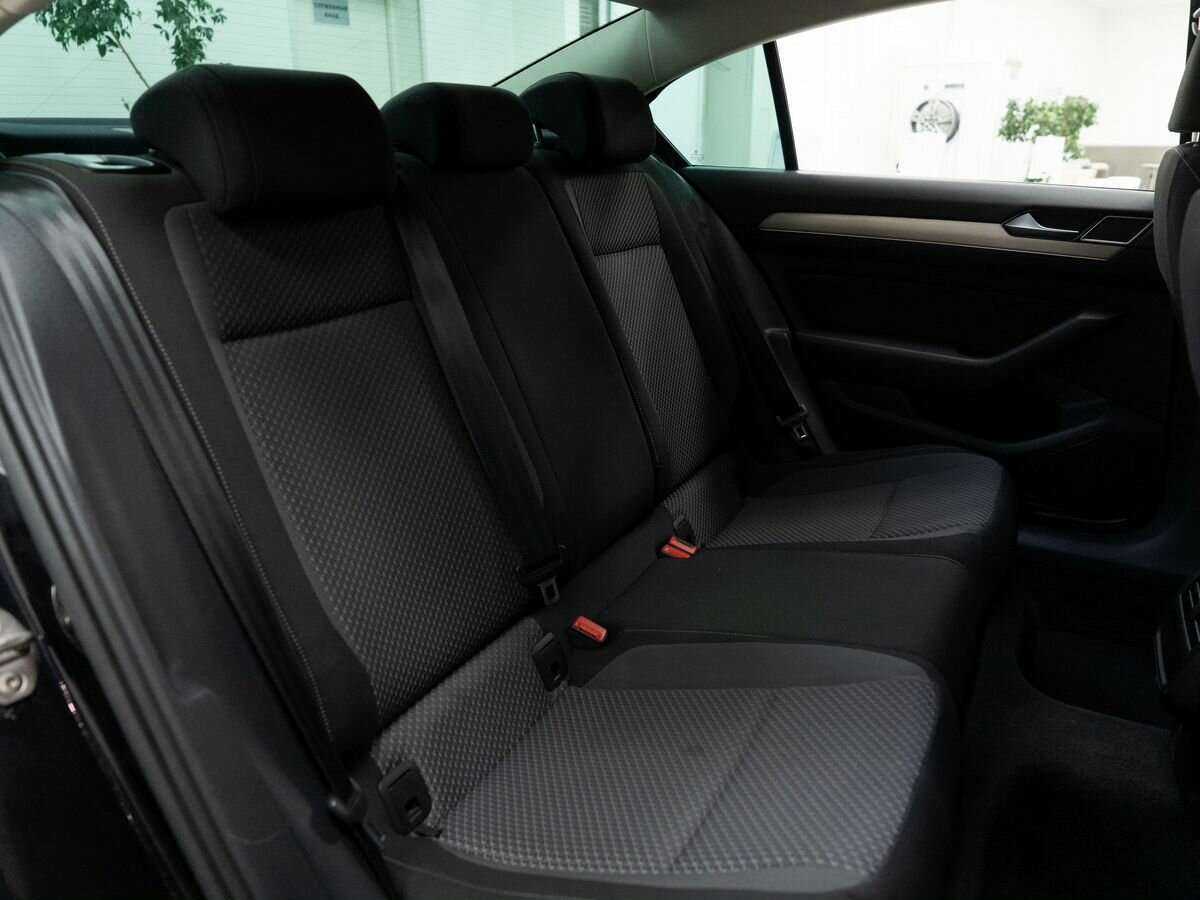 Б/У Фольксваген Пассат 2017 года. Фото: #7