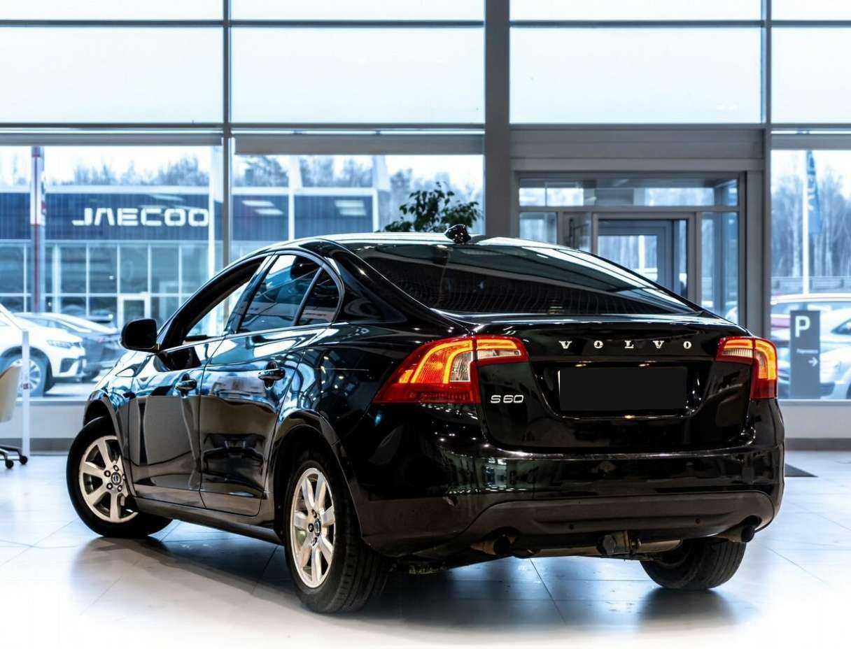Б/У Вольво С60 2012 года. Фото: #3