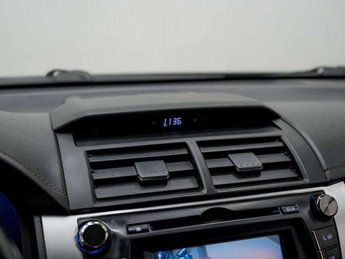 Б/У Тойота Камри 2015 года. Фото: #24