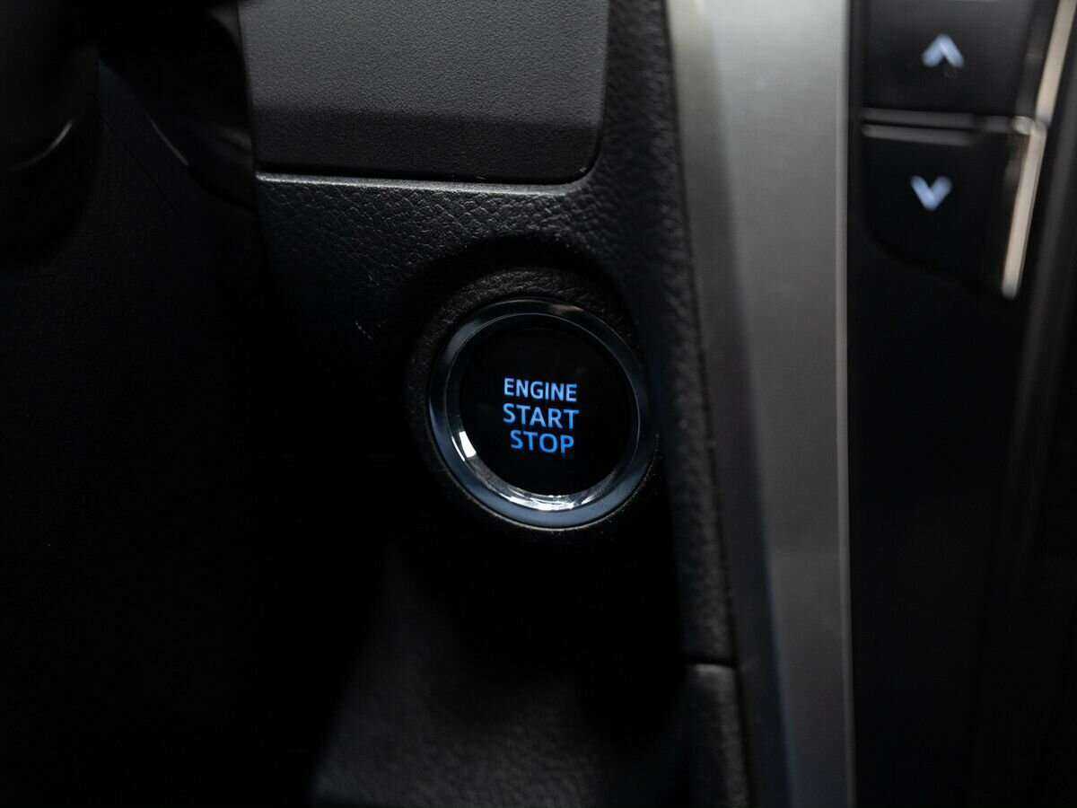 Б/У Тойота Камри 2015 года. Фото: #25