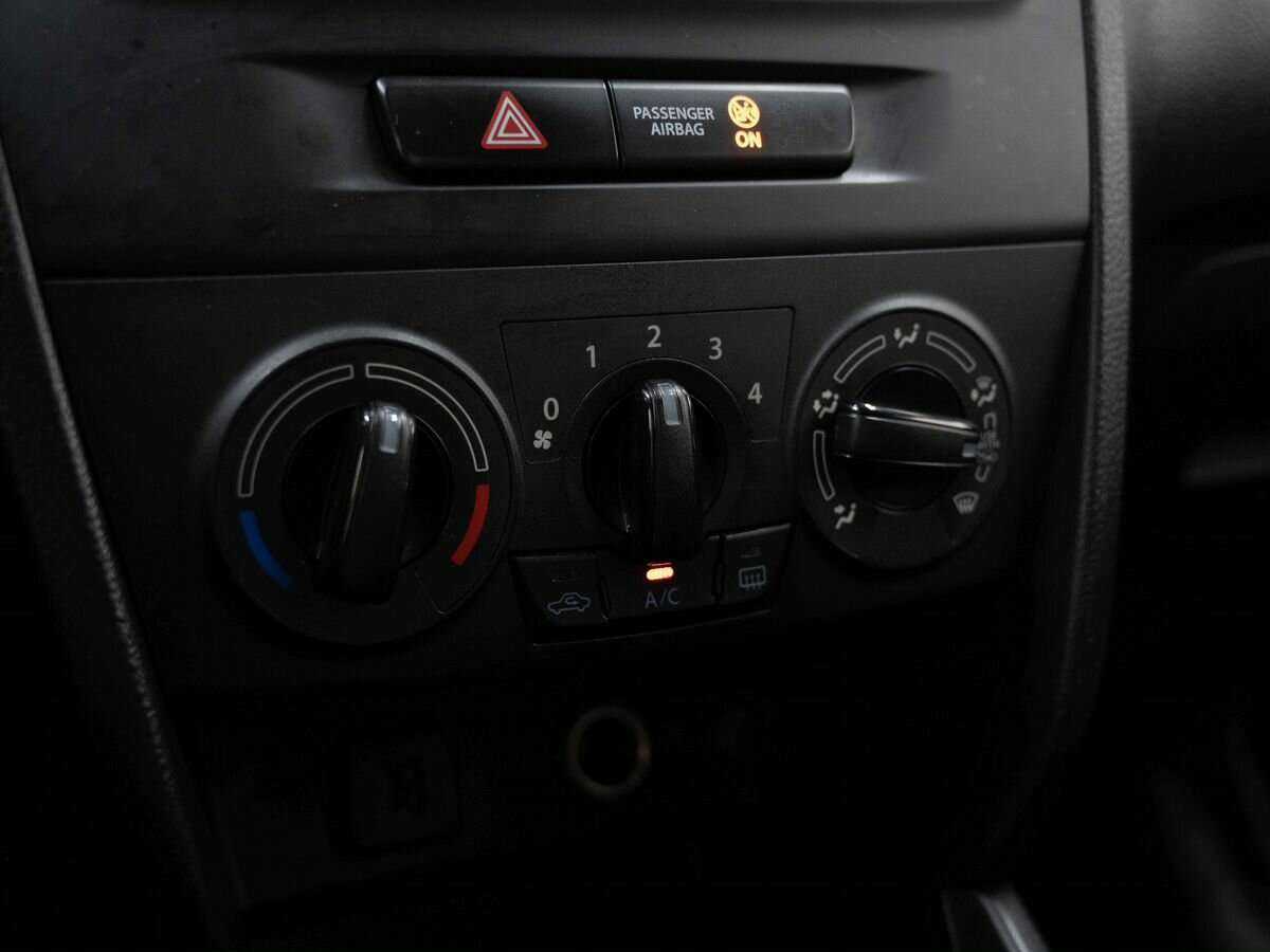 Б/У Сузуки Витара 2015 года. Фото: #17