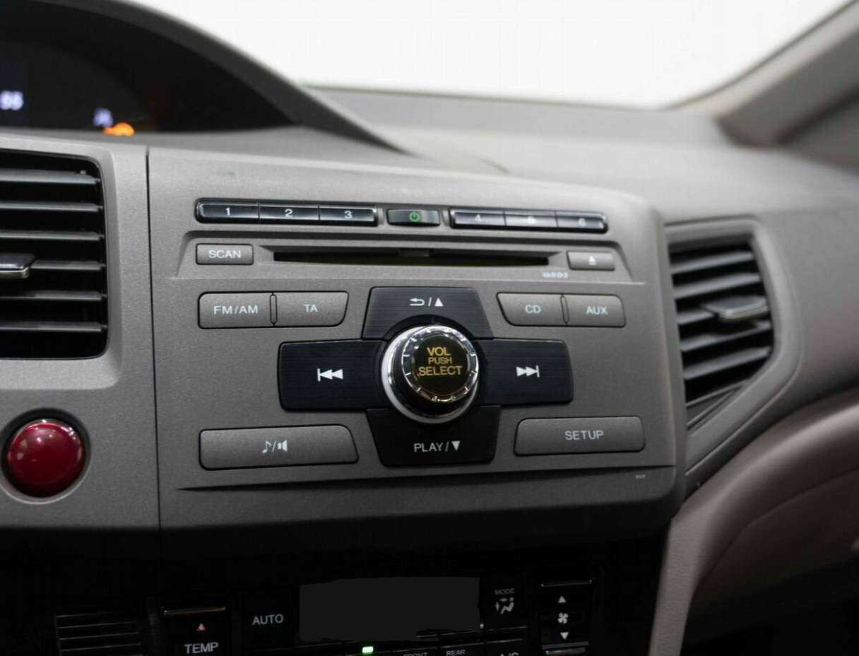 Б/У Хонда Цивик 2012 года. Фото: #20