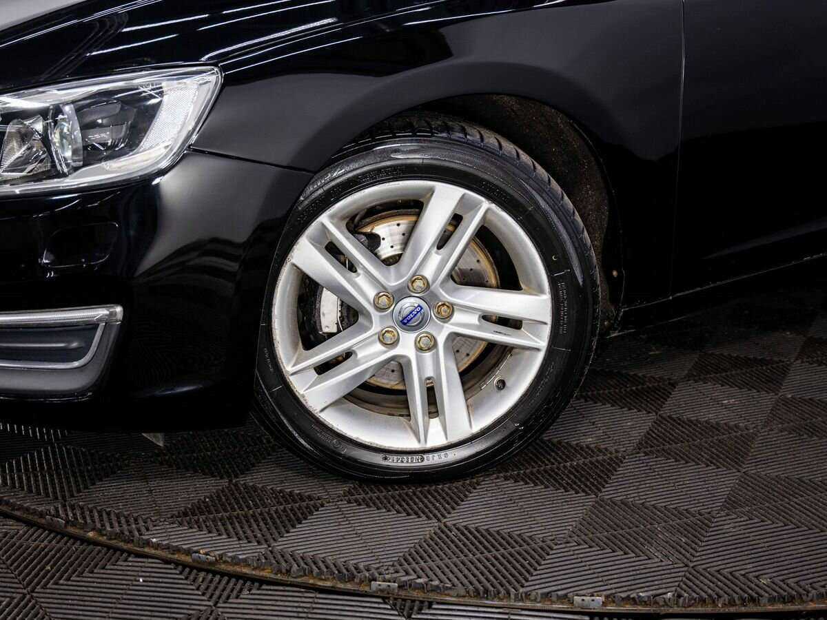 Б/У Вольво С60 2013 года. Фото: #8