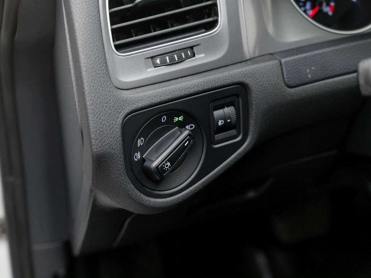 Б/У Фольксваген Гольф 2014 года. Фото: #17