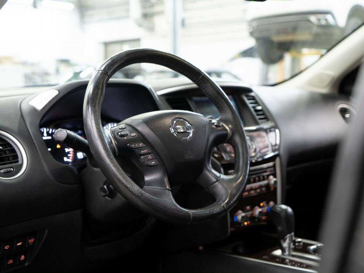 Б/У Ниссан Патфайндер 2015 года. Фото: #4