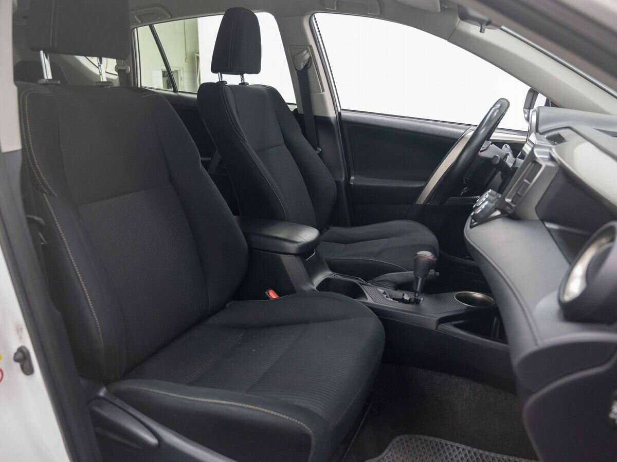 Б/У Тойота Рав4 2013 года. Фото: #13