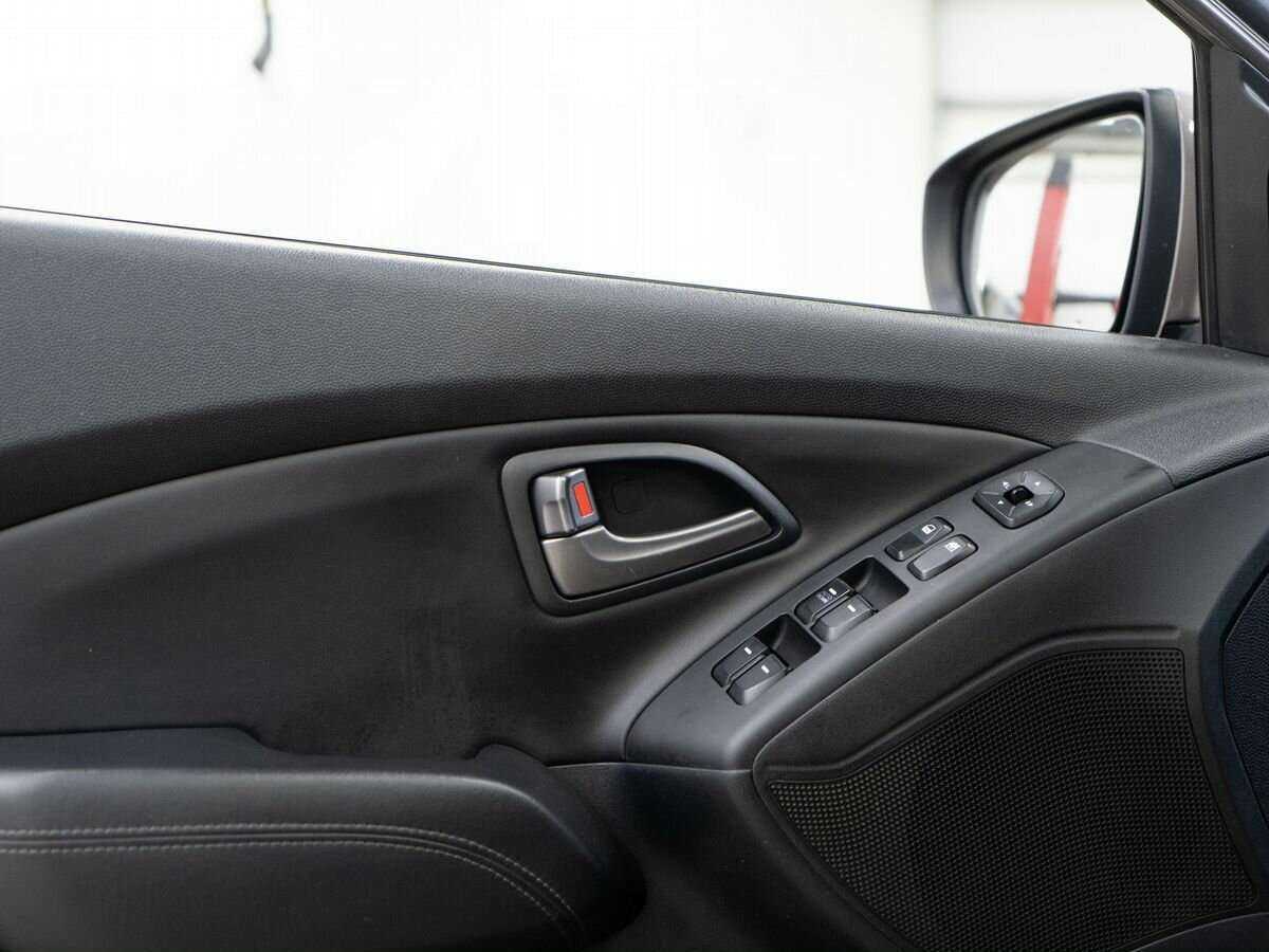 Б/У Хендай ай-икс35 2014 года. Фото: #12