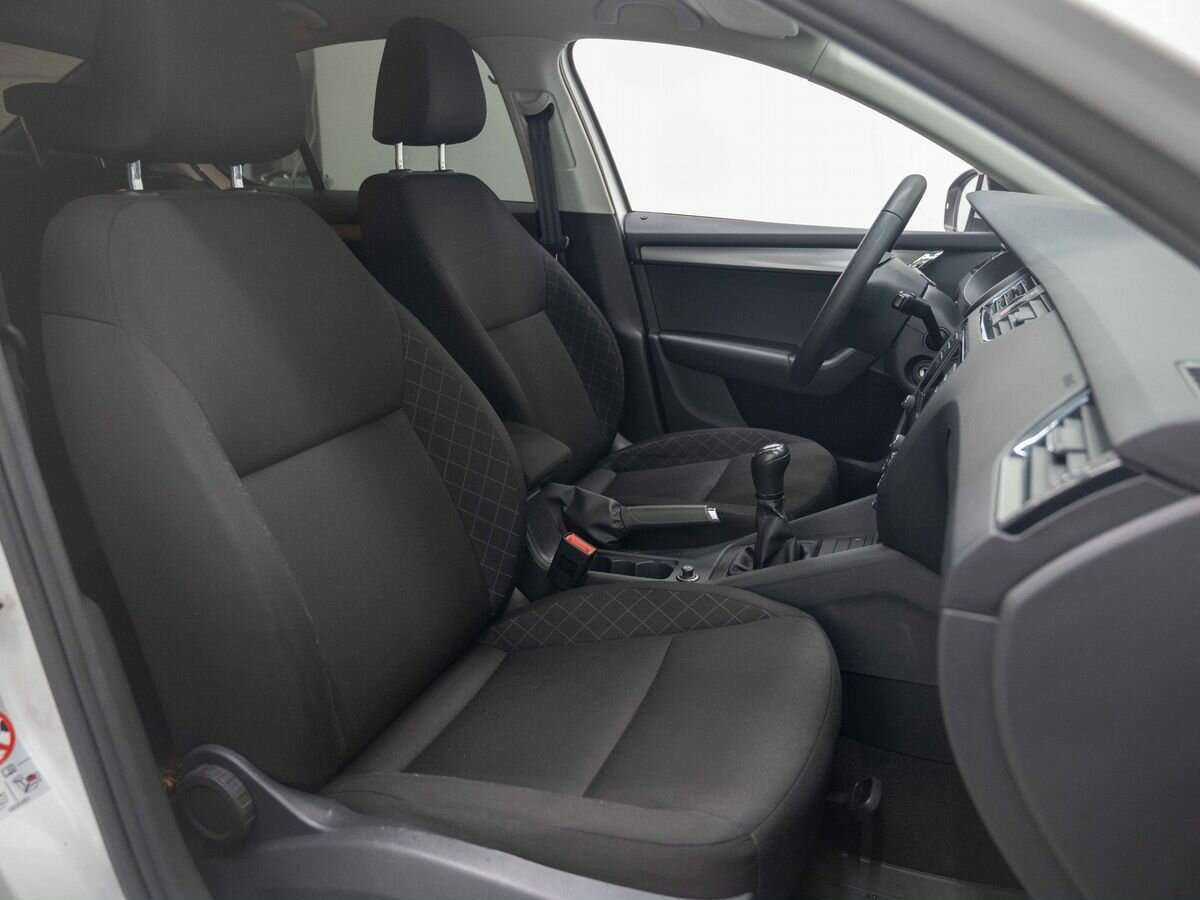 Б/У Шкода Октавия 2019 года. Фото: #11