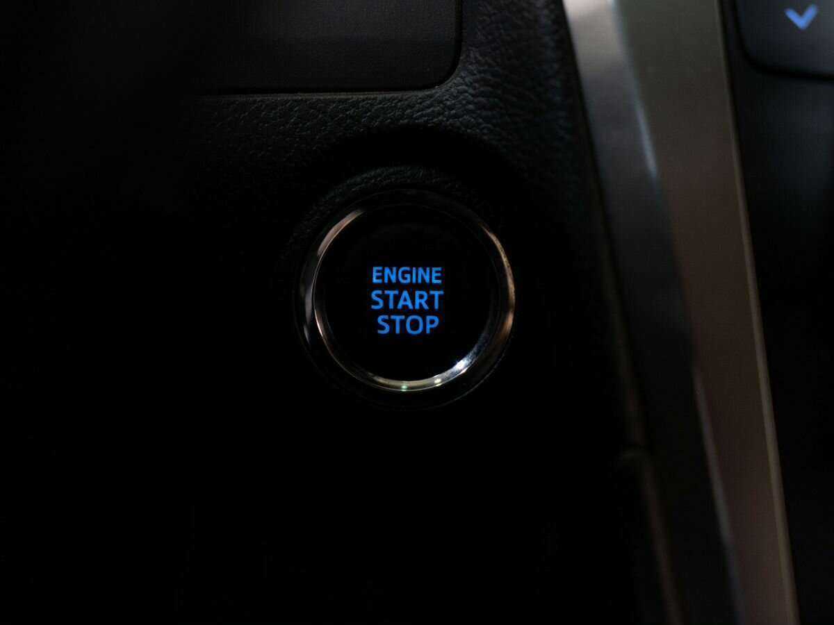 Б/У Тойота Камри 2015 года. Фото: #11