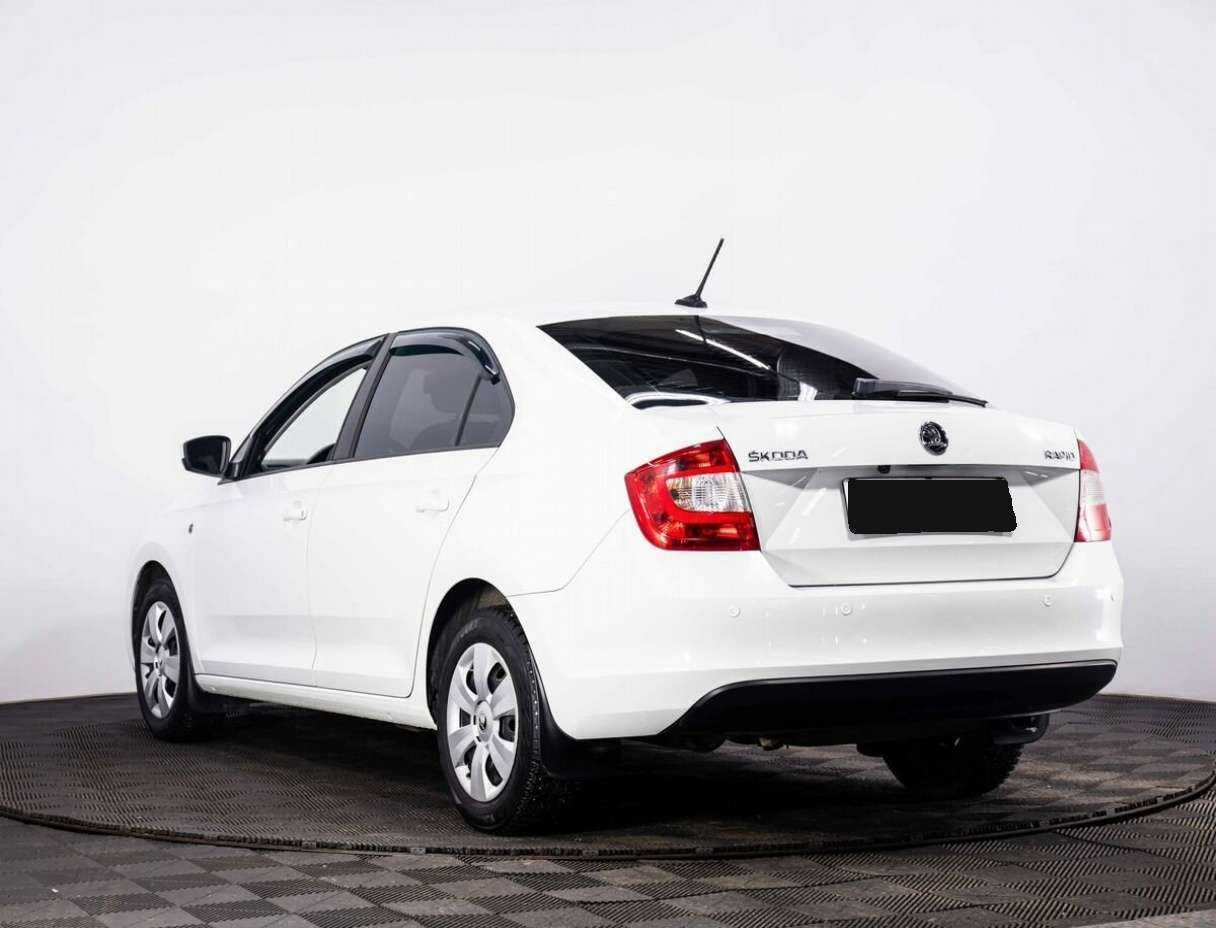 Б/У Шкода Рапид 2017 года. Фото: #3