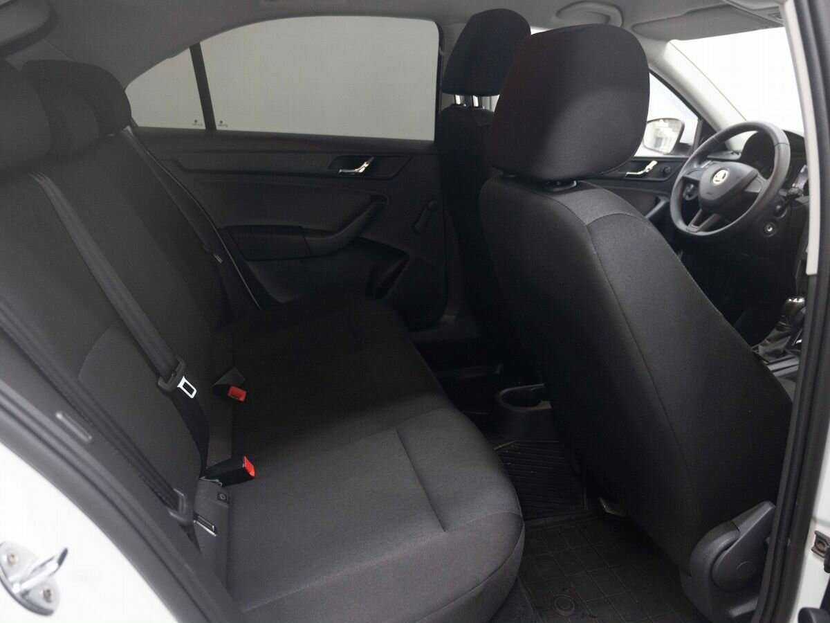 Б/У Шкода Рапид 2017 года. Фото: #9