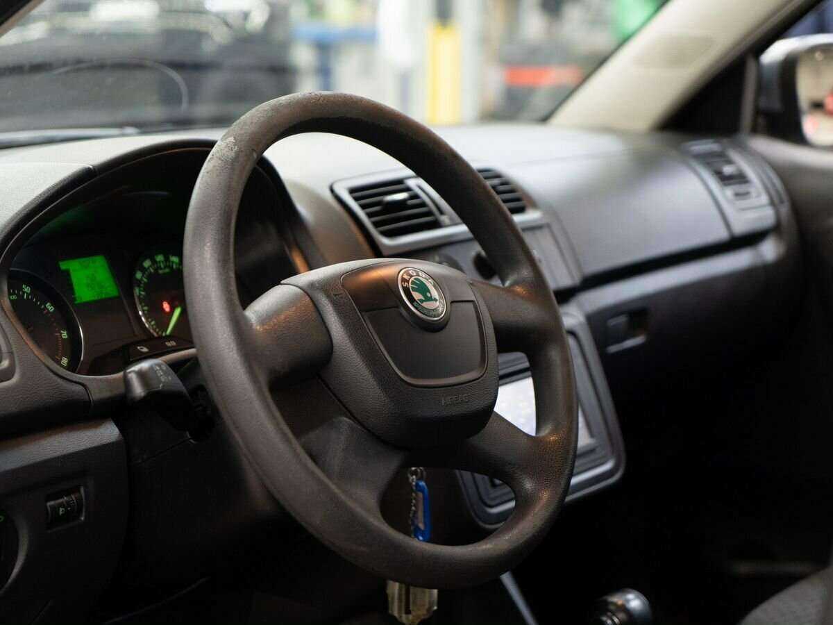 Б/У Шкода Фабия 2012 года. Фото: #4