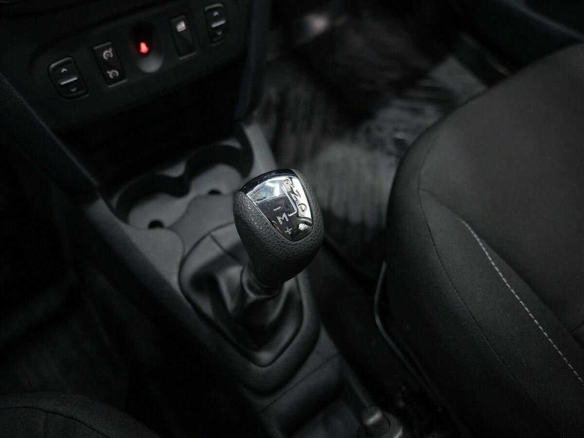 Б/У Рено Сандеро 2015 года. Фото: #19