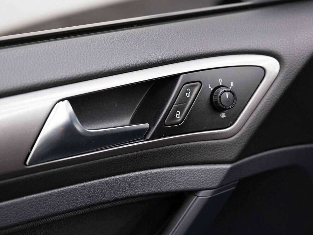 Б/У Фольксваген Гольф 2013 года. Фото: #18