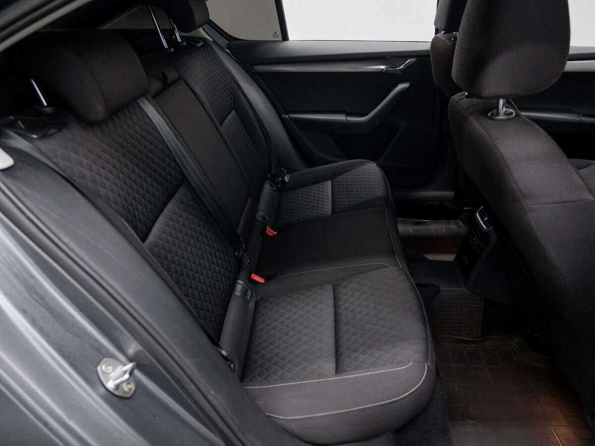 Б/У Шкода Октавия 2017 года. Фото: #5