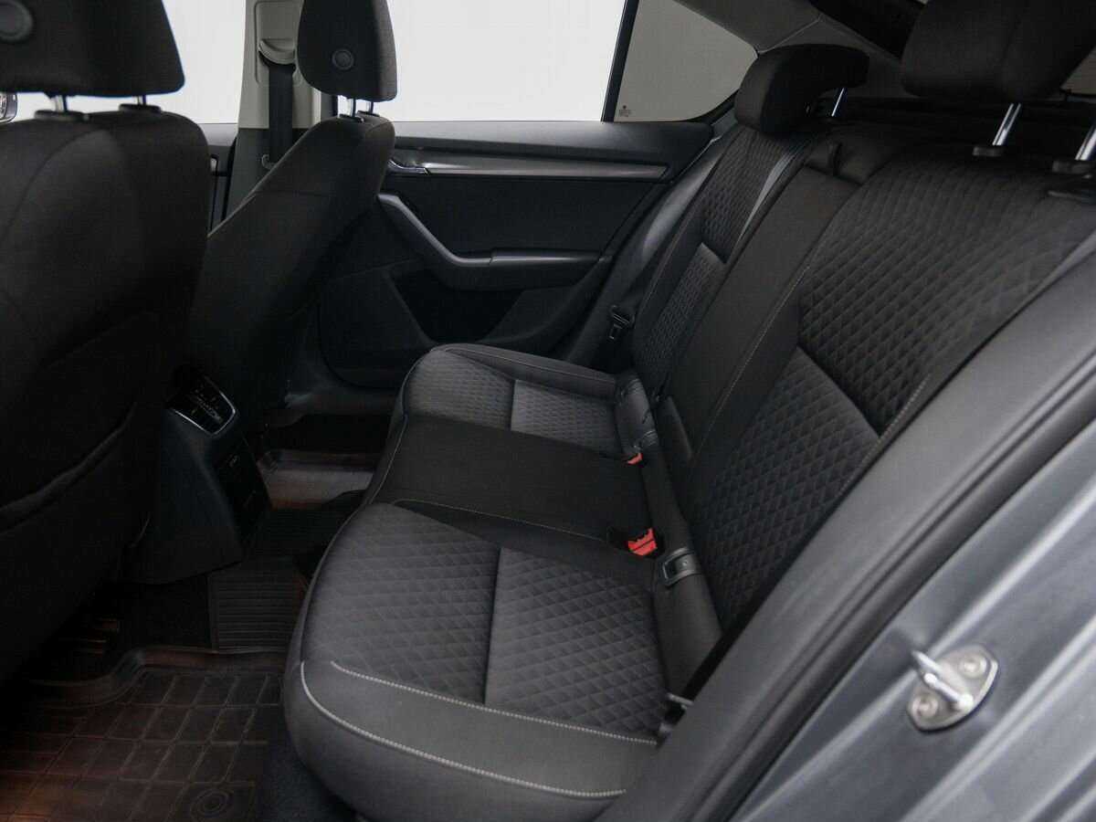 Б/У Шкода Октавия 2017 года. Фото: #8