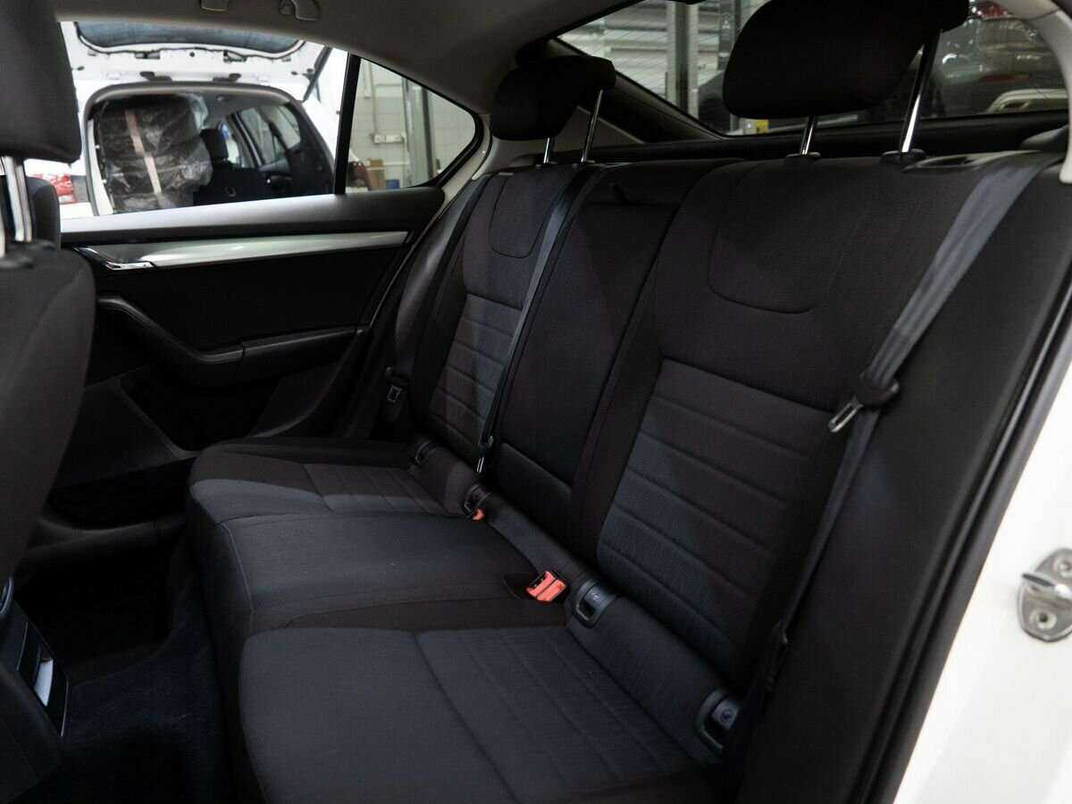 Б/У Шкода Октавия 2014 года. Фото: #4