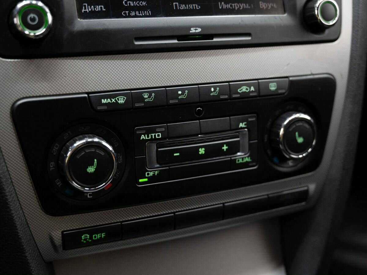 Б/У Шкода Октавия 2012 года. Фото: #12