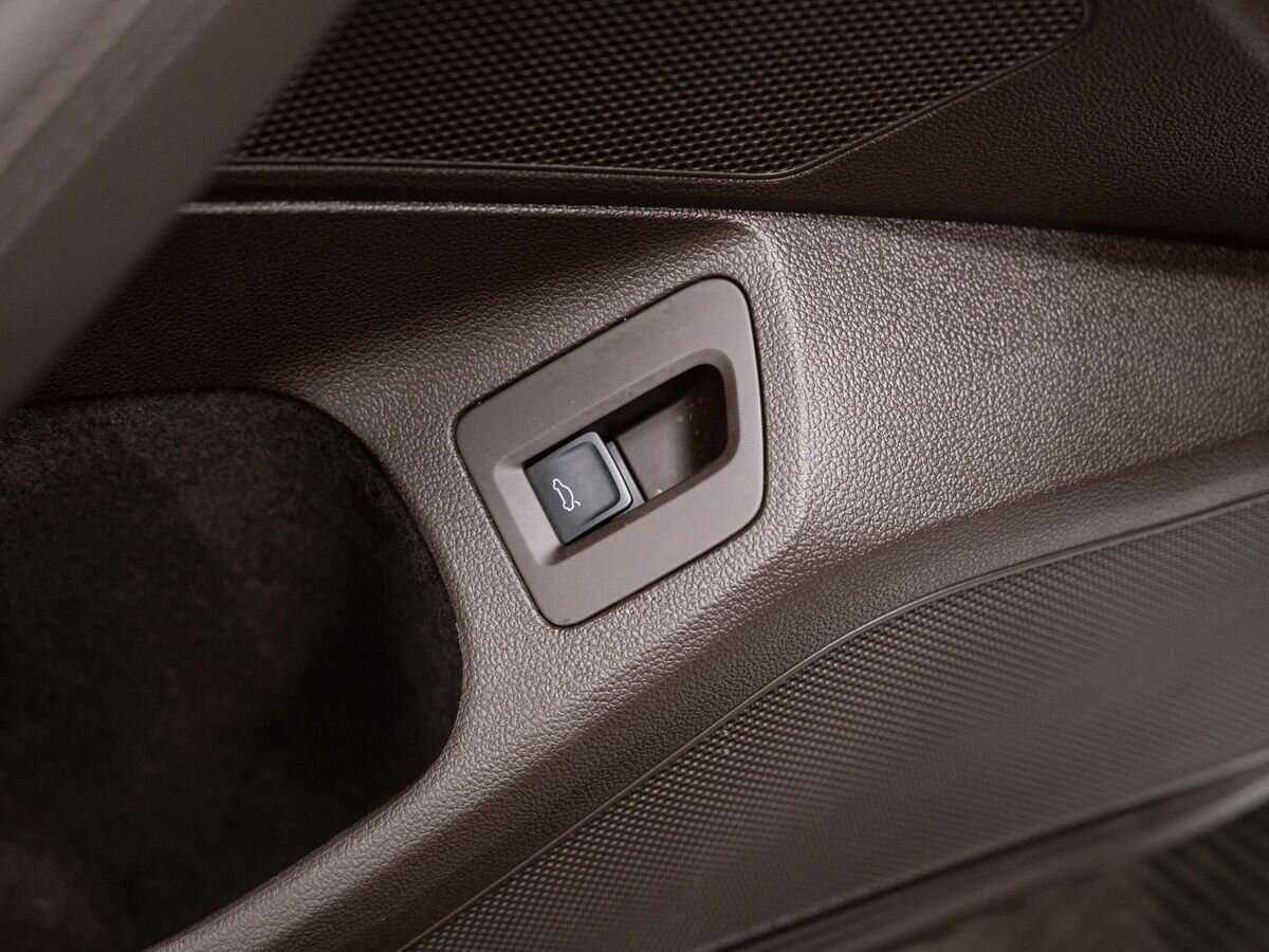 Б/У Фольксваген Пассат 2016 года. Фото: #16