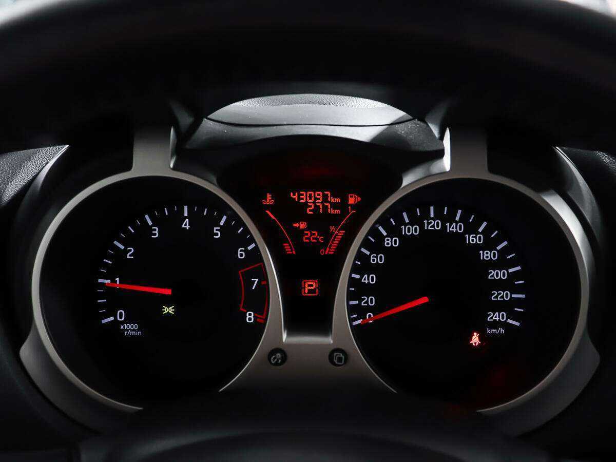 Б/У Ниссан Жук 2014 года. Фото: #13