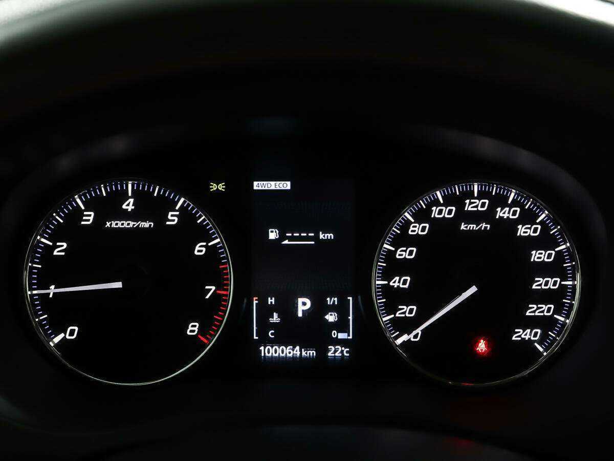 Б/У Митсубиши Оутлэндер 2016 года. Фото: #12