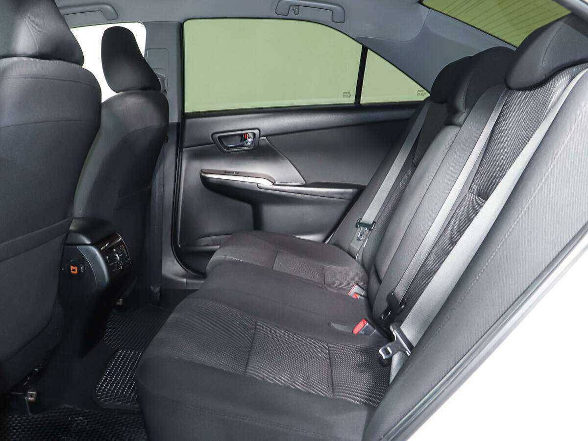 Б/У Тойота Камри 2014 года. Фото: #9