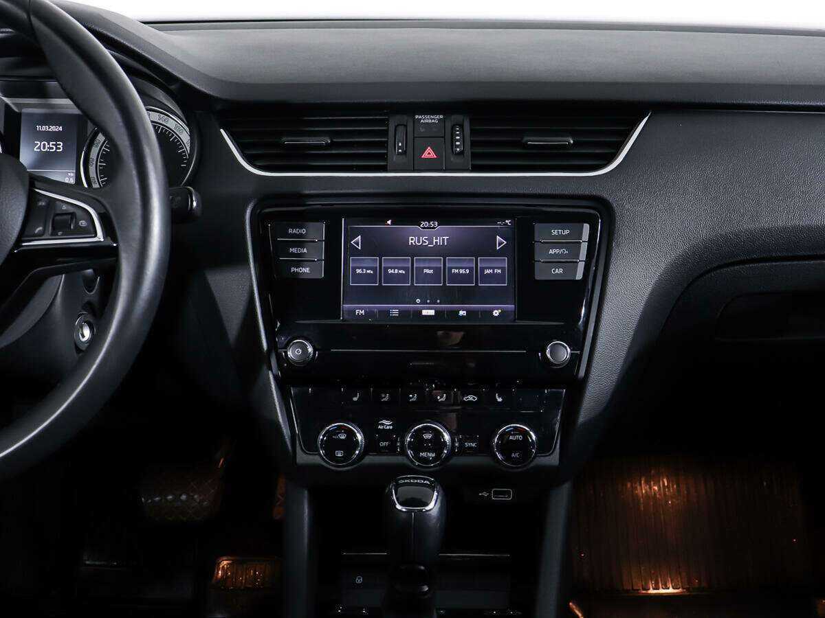 Б/У Шкода Октавия 2018 года. Фото: #12