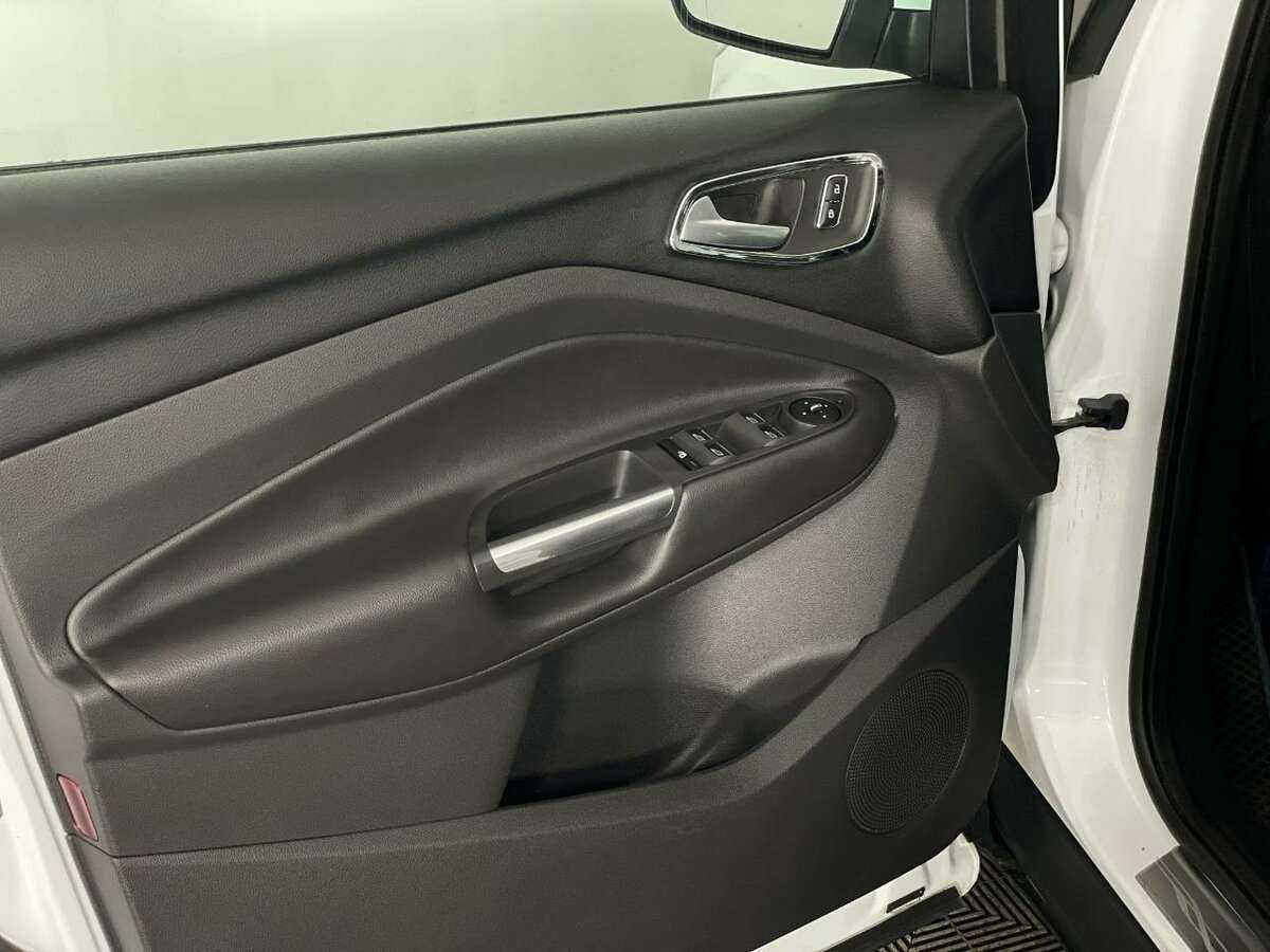 Б/У Форд Куга 2015 года. Фото: #6