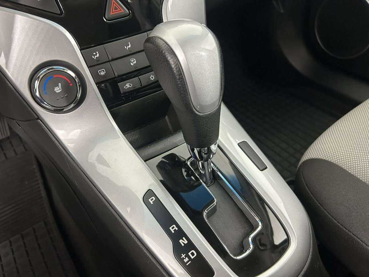 Б/У Шевроле Круз 2013 года. Фото: #12