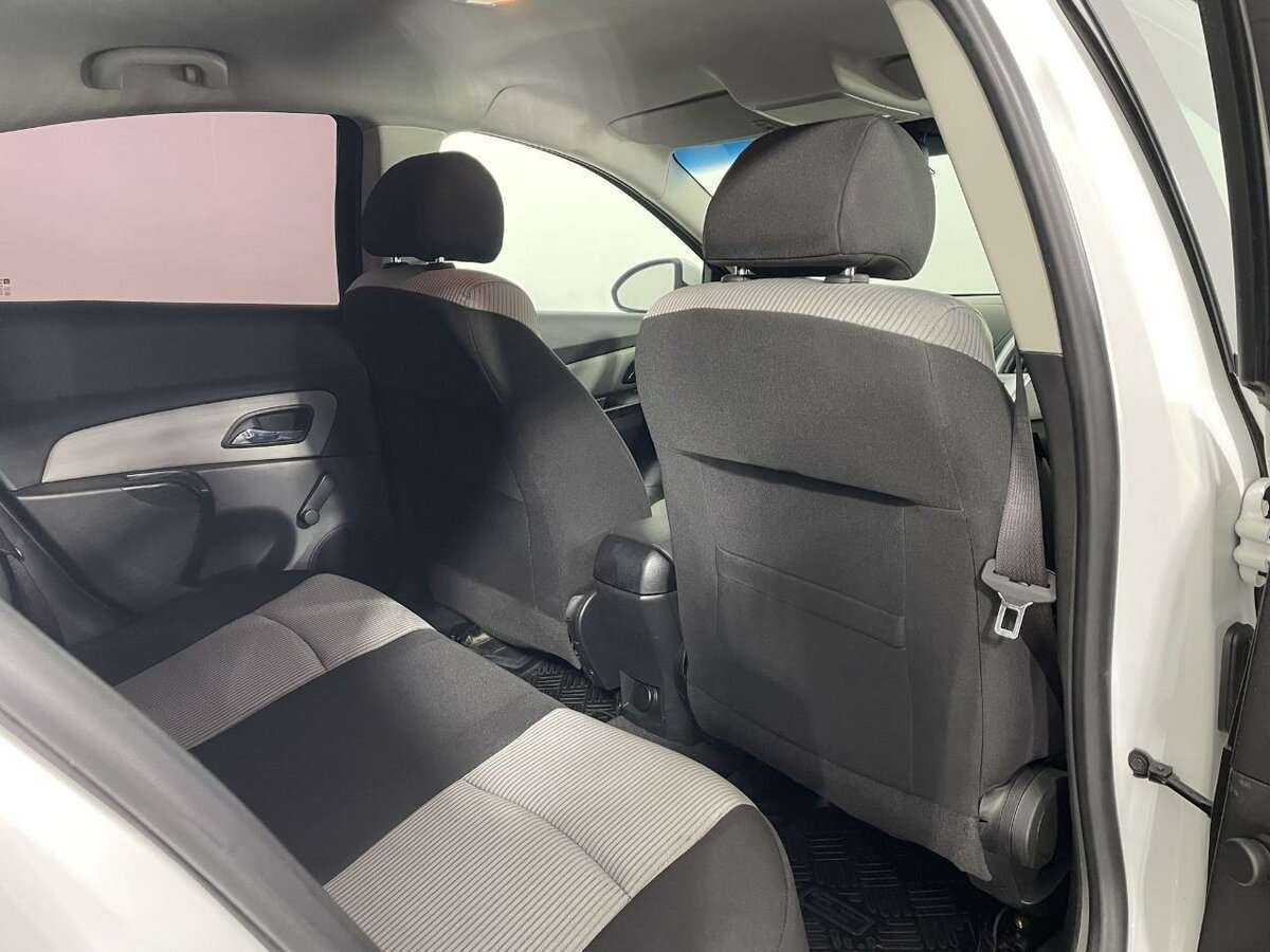 Б/У Шевроле Круз 2014 года. Фото: #16