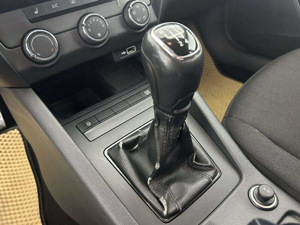 Б/У Шкода Октавия 2018 года. Фото: #12