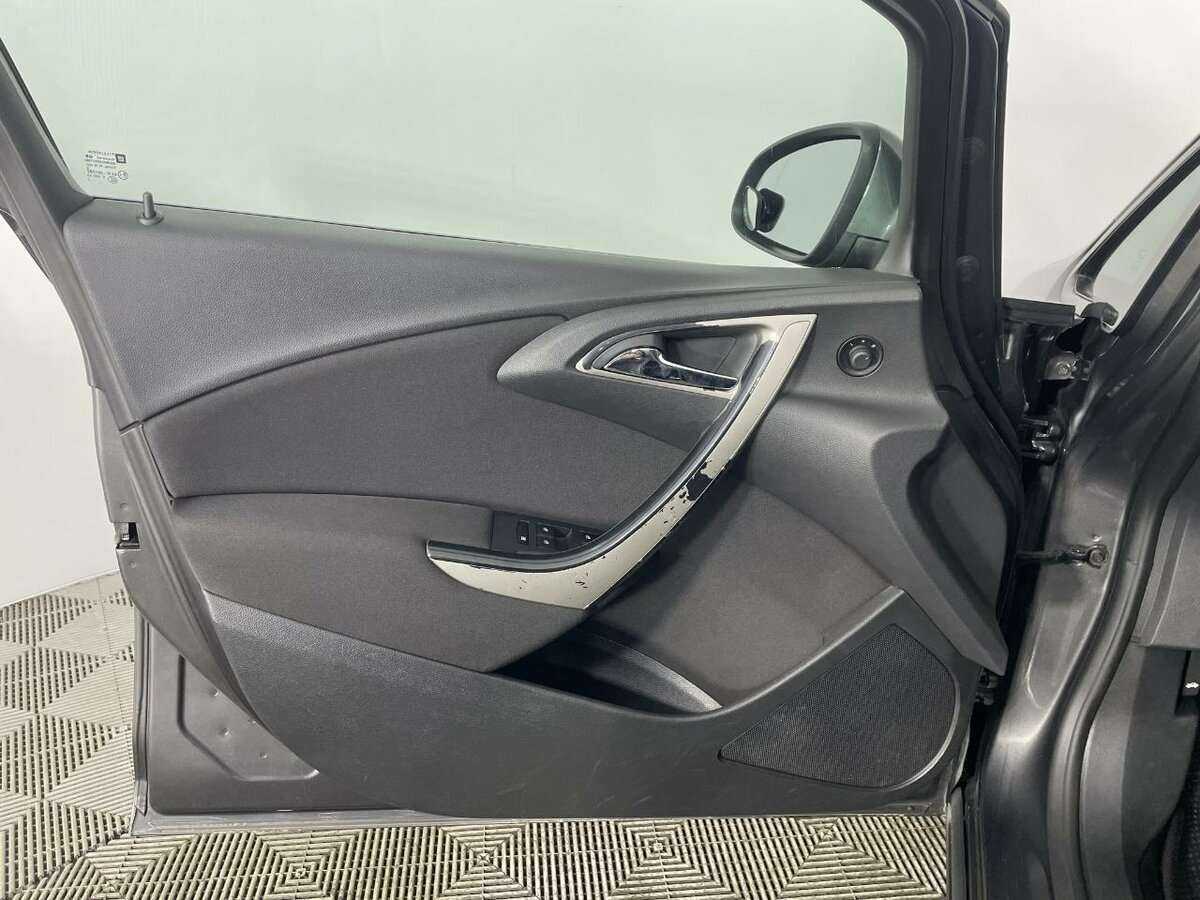 Б/У Опель Астра 2012 года. Фото: #7