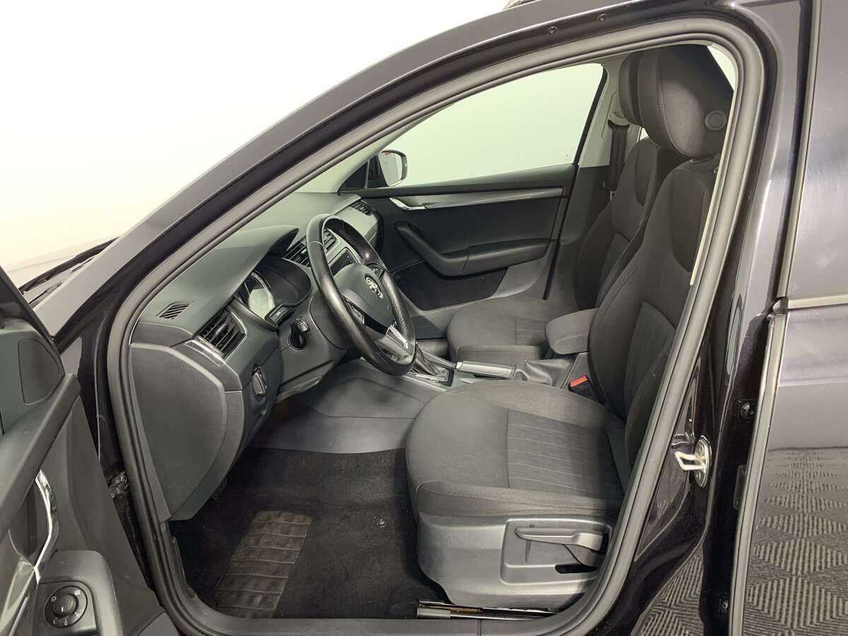 Б/У Шкода Октавия 2018 года. Фото: #13