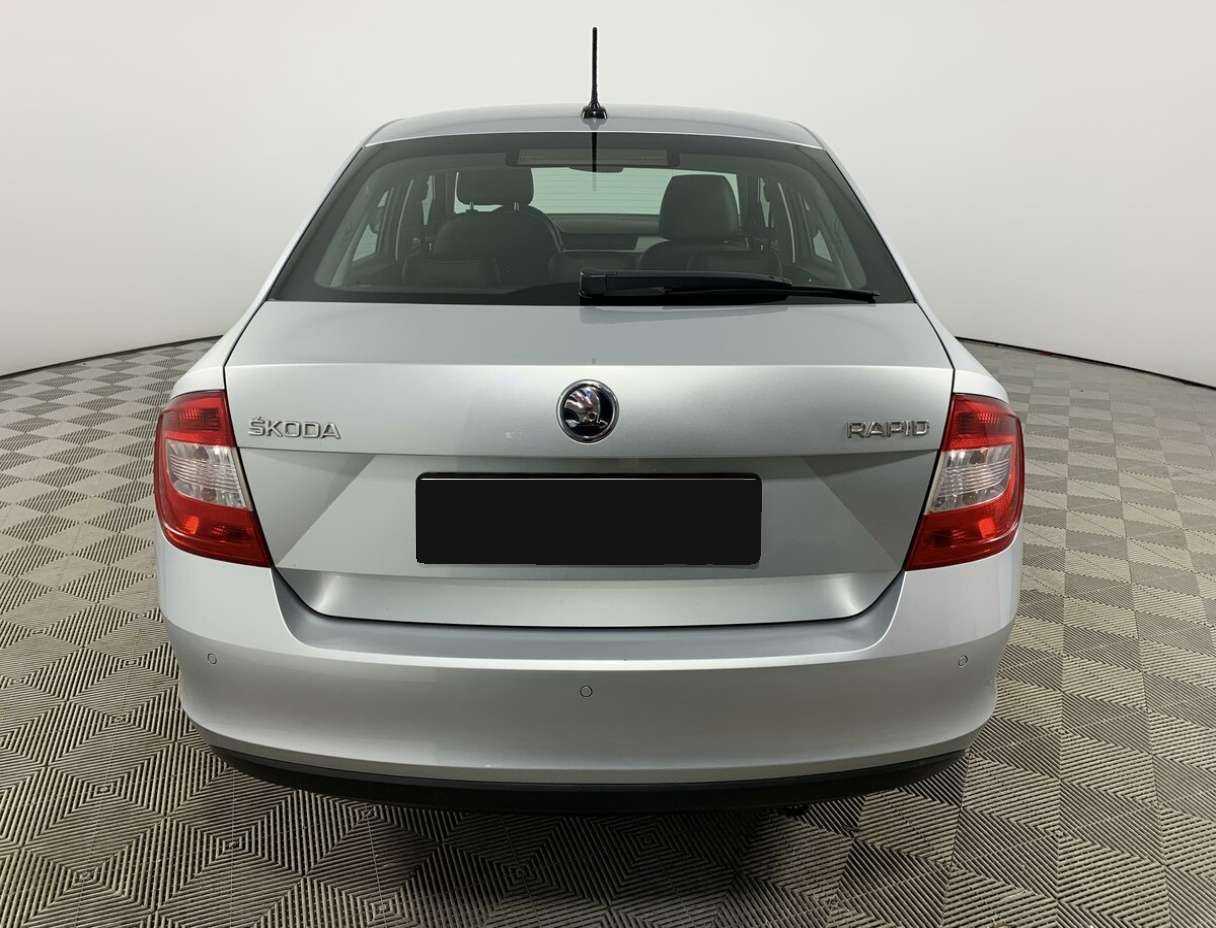 Б/У Шкода Рапид 2017 года. Фото: #4