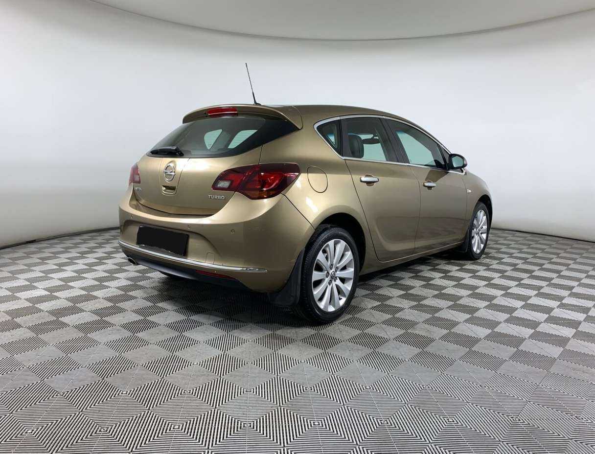 Б/У Опель Астра 2012 года. Фото: #4