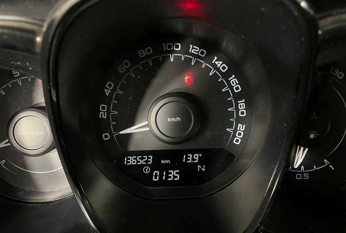 Б/У Лада (ВАЗ) Веста 2017 года. Фото: #9