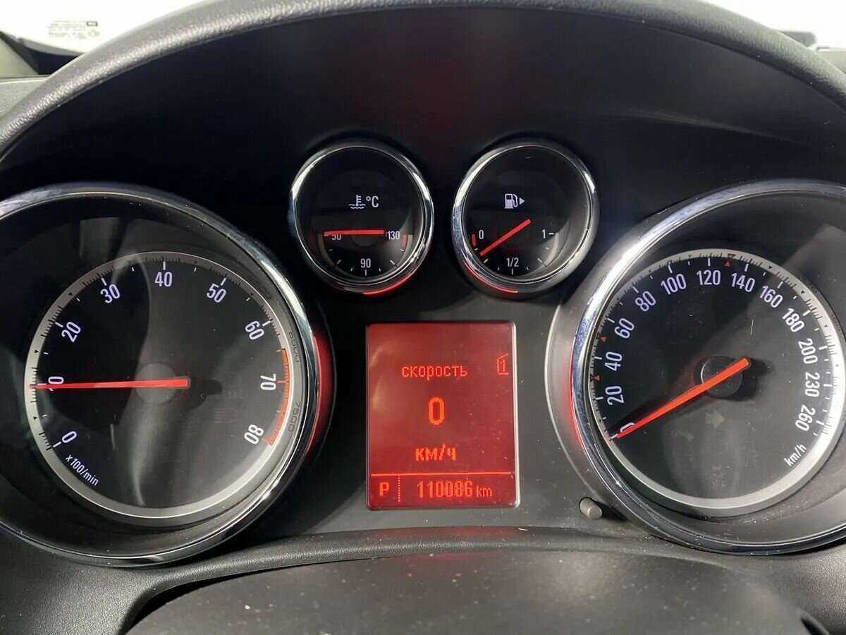 Б/У Опель Астра 2012 года. Фото: #14