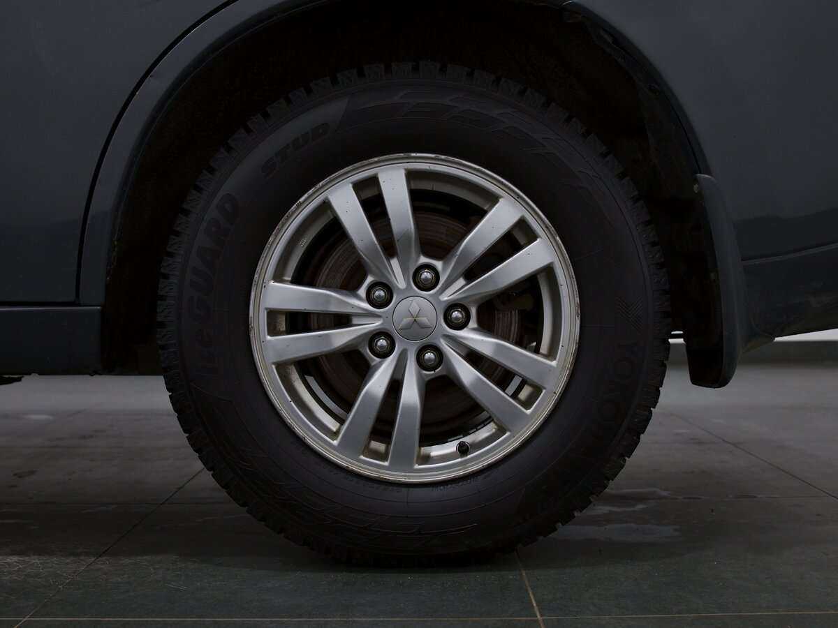 Б/У Митсубиши Оутлэндер 2013 года. Фото: #4