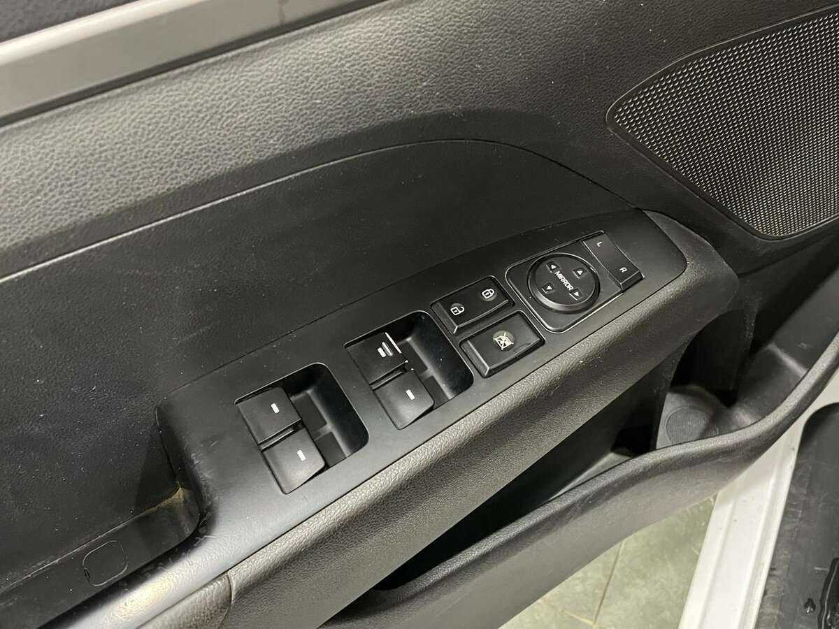 Б/У Хендай Елантра 2016 года. Фото: #10