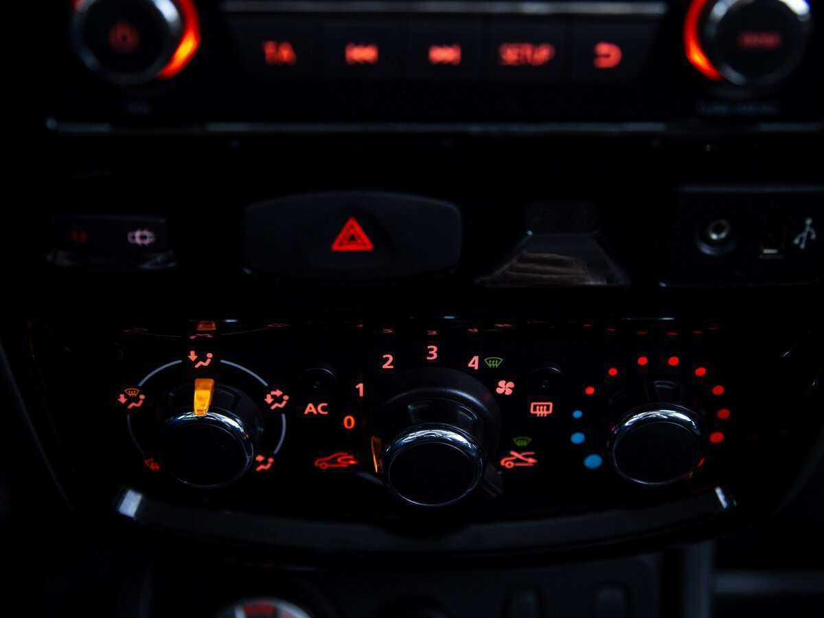 Б/У Ниссан Террано 2015 года. Фото: #15