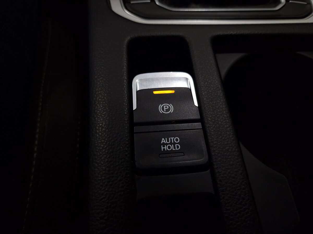 Б/У Фольксваген Пассат 2015 года. Фото: #14