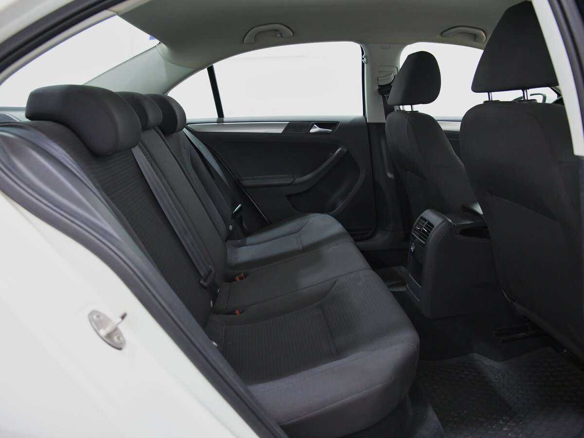 Б/У Фольксваген Джетта 2015 года. Фото: #3