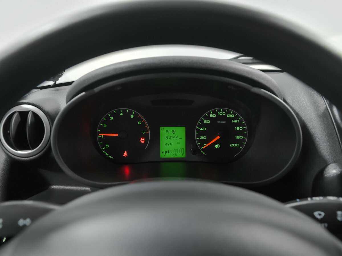 Б/У Лада (ВАЗ) Гранта 2015 года. Фото: #6